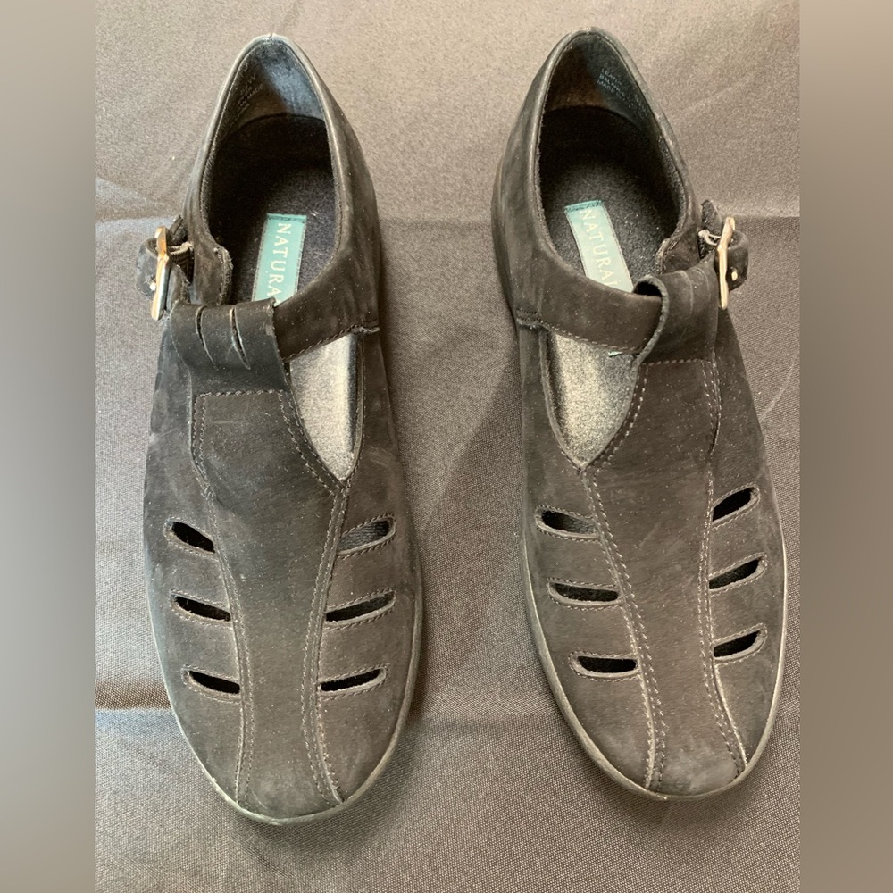 Naturalized Black Suede Women’s Shoes. Size 8.5 - Picture 9 of 9